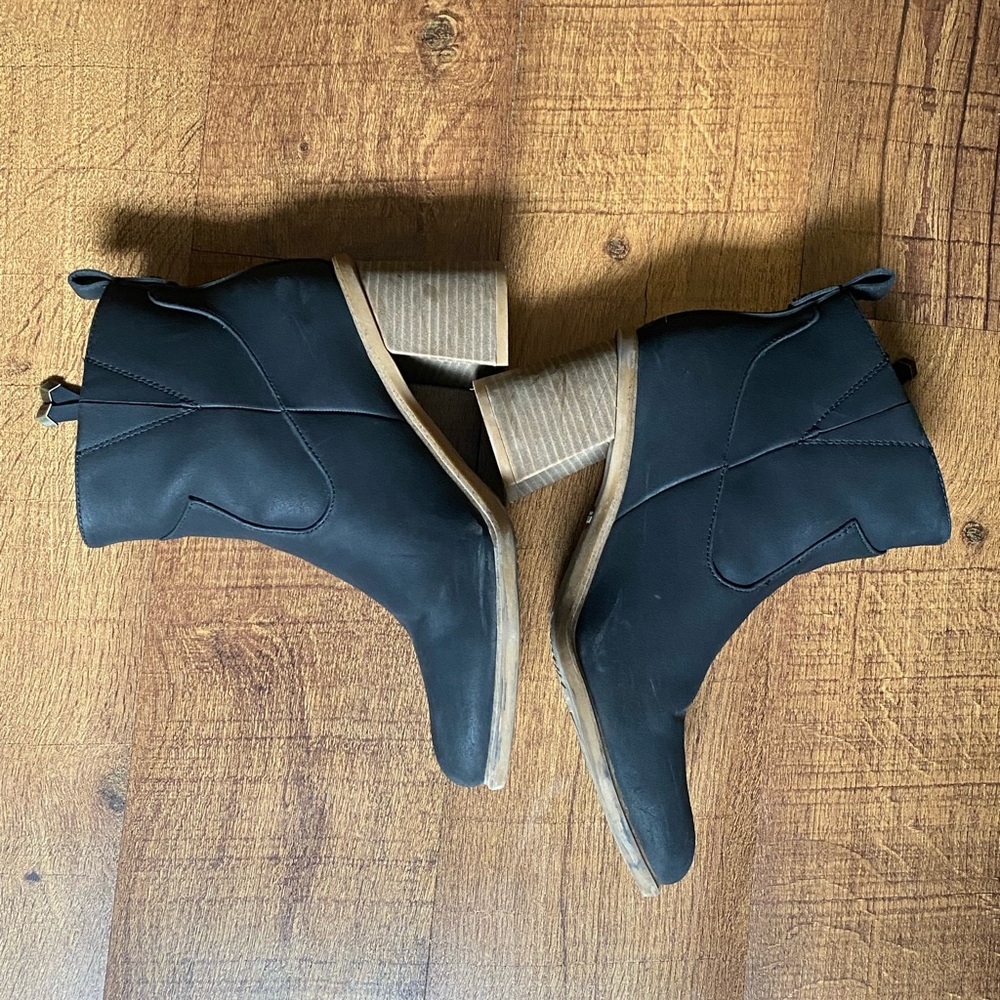 Dr School’s Rodeo Block Heel Boot - Picture 10 of 11